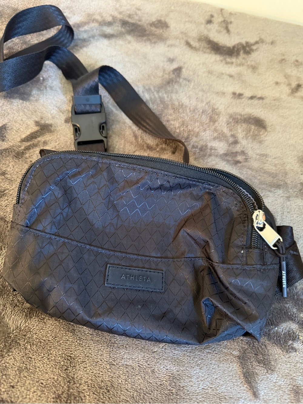 Athleta Black Diamond-Textured Waist Bag